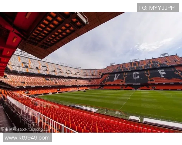 乌甲希尼克体育迎战强敌力争主场胜利展现球队实力与决心